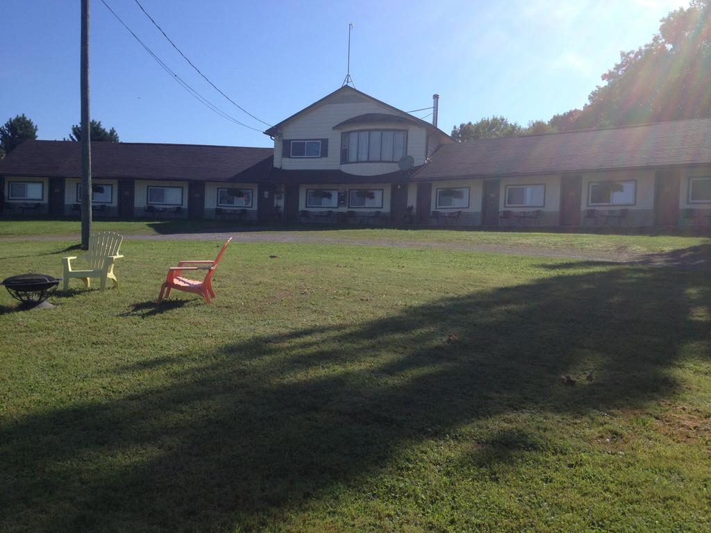 Jemseg Lakeview Motel Exterior photo